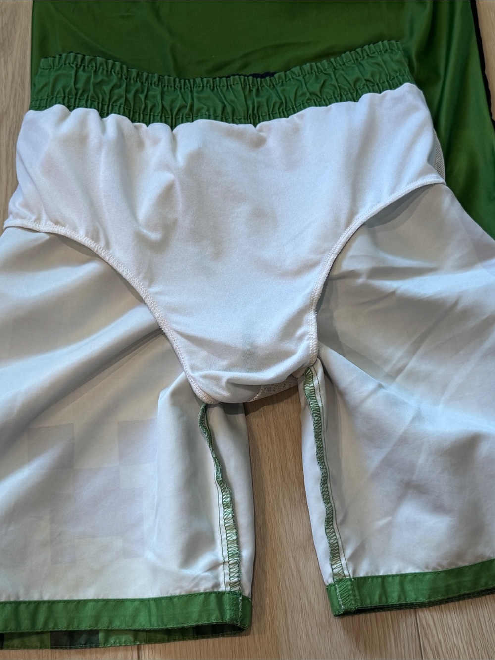 Minecraft Green Creeper Rash Guard Set - Picture 5 of 9
